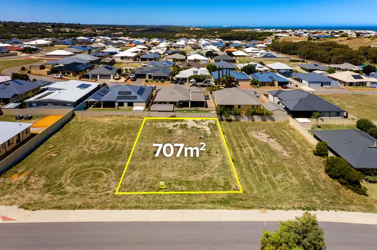 18 Reef Boulevard, Drummond Cove WA 6532