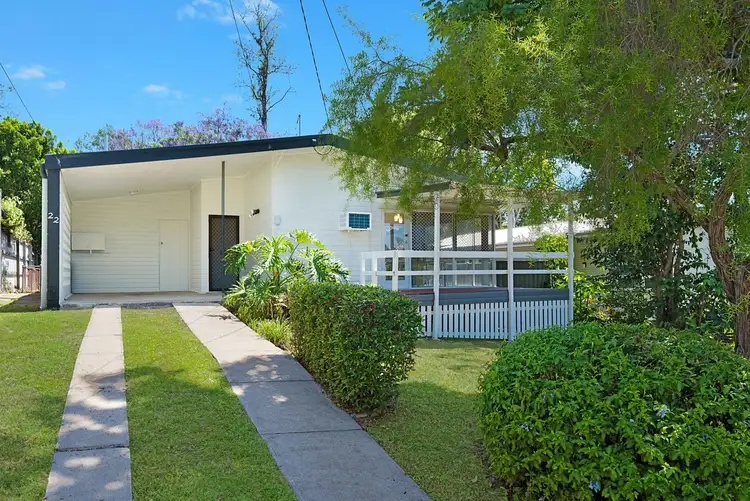 22 Lowanna Street, Kenmore QLD 4069