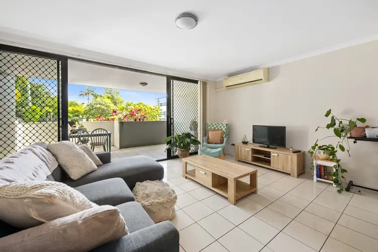 Main view of Homely apartment listing, 2/8 Catherine Street, Woolloongabba QLD 4102