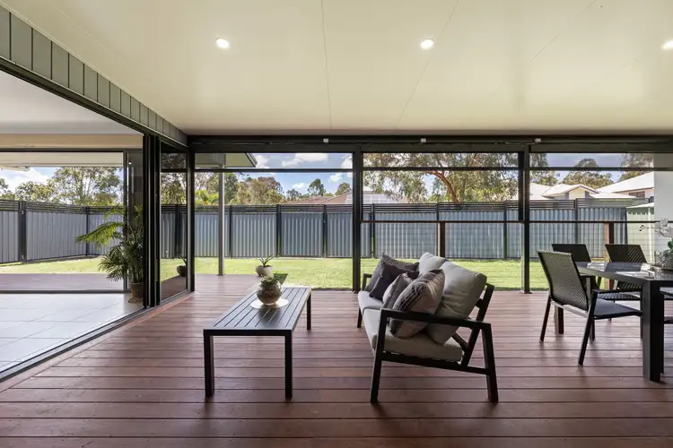 42 Sanctuary Parkway, Waterford QLD 4133