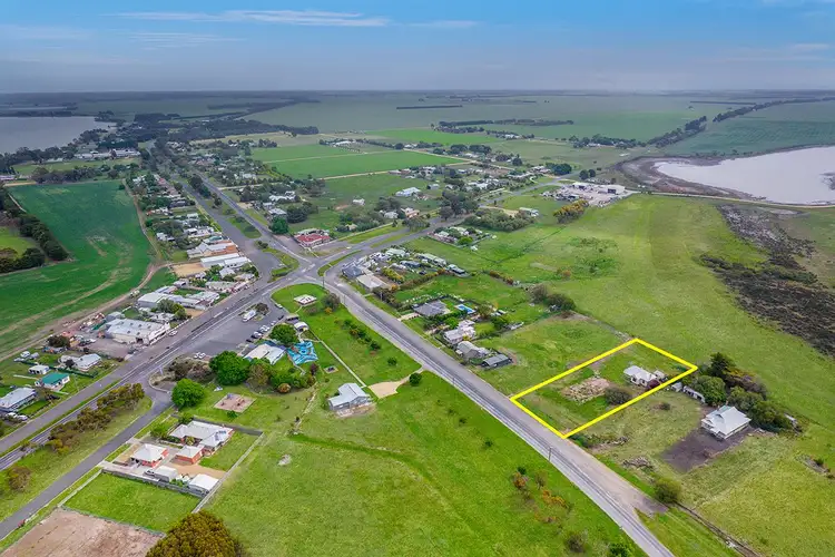 Second view of Homely house listing, 205 Montgomery Street, Lake Bolac VIC 3351