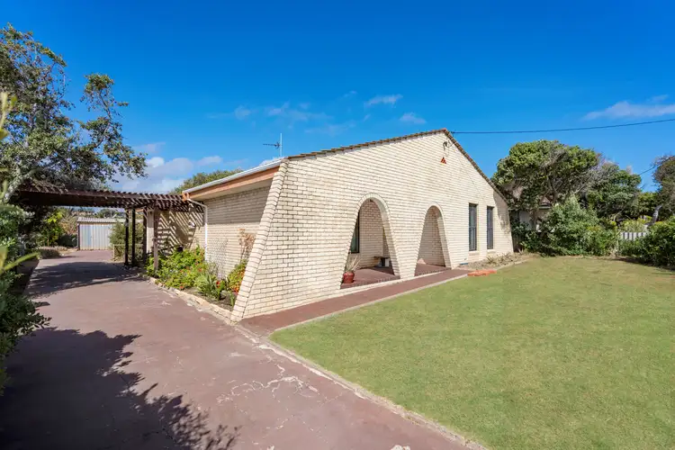 12 Nigel Crescent, Tarcoola Beach WA 6530