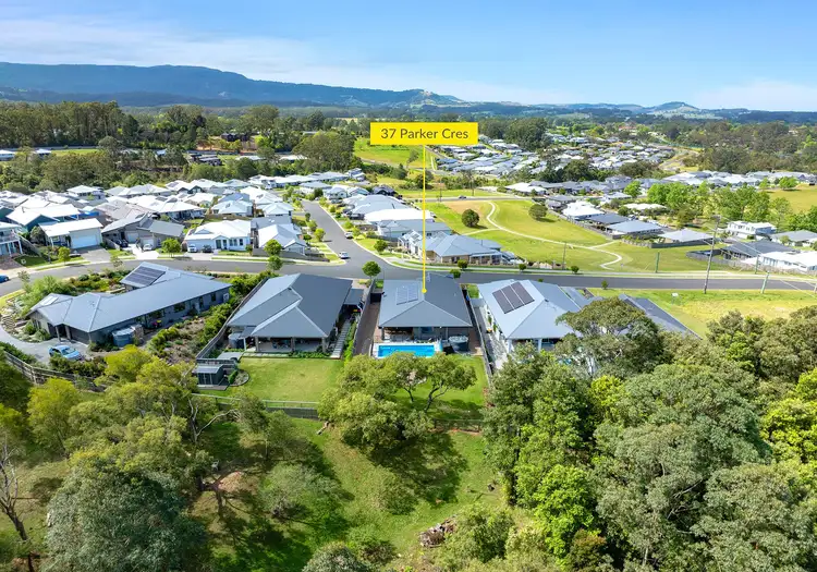 37 Parker Crescent, Berry NSW 2535