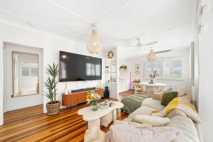 Second view of Homely house listing, 211 Victoria Avenue, Margate QLD 4019