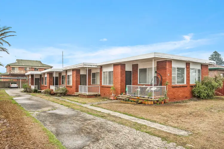 Main view of Homely unit listing, 2/39 Reddall Parade, Lake Illawarra NSW 2528