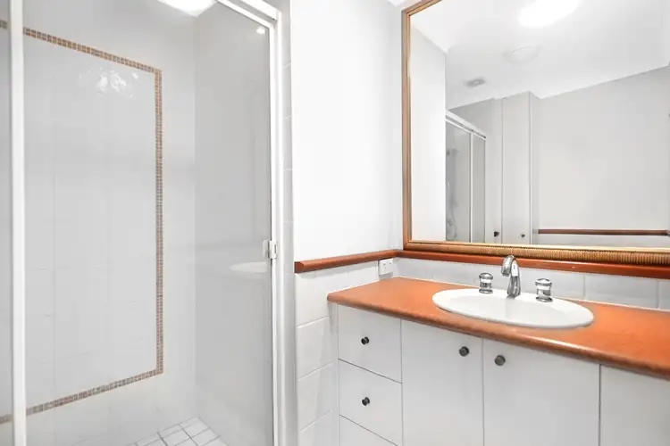 Sixth view of Homely apartment listing, 5/100 'Parkview' Cotlew Street East, Southport QLD 4215