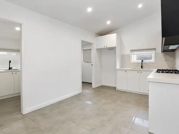 93 Yarra Street