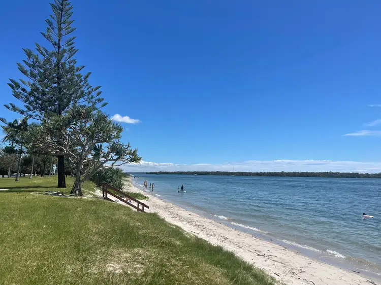 42 Markham Avenue, Runaway Bay QLD 4216