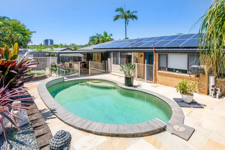 2 Bushtree Court