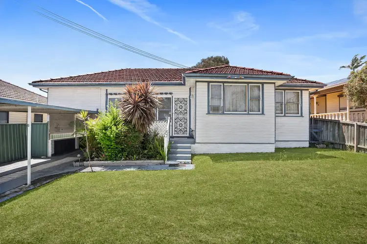 8 Devonshire Crescent