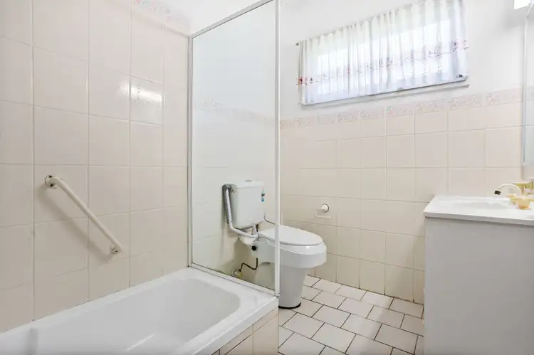 Sixth view of Homely house listing, 8 Devonshire Crescent, Oak Flats NSW 2529