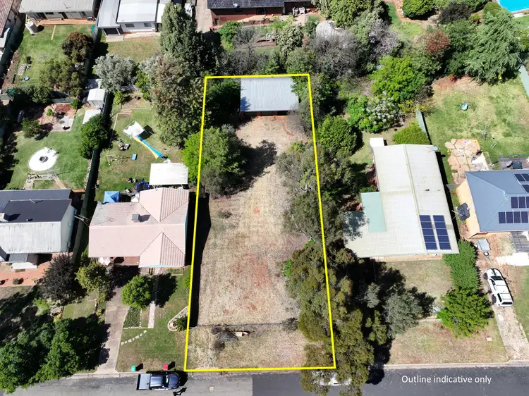 11 Evans Parade, Parkes NSW 2870