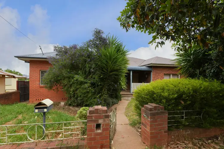 42 Albert Street, Parkes NSW 2870