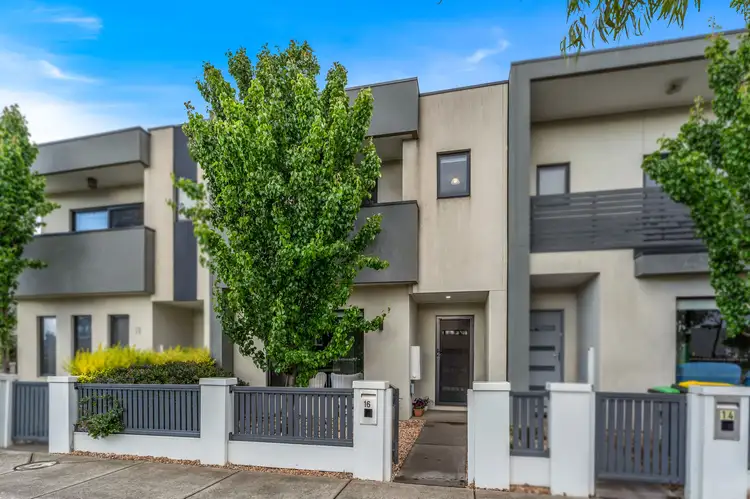 16 Errol Boulevard, Mickleham VIC 3064