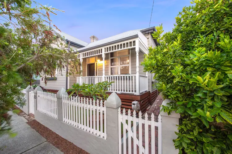 25 Thompson Road, North Fremantle WA 6159
