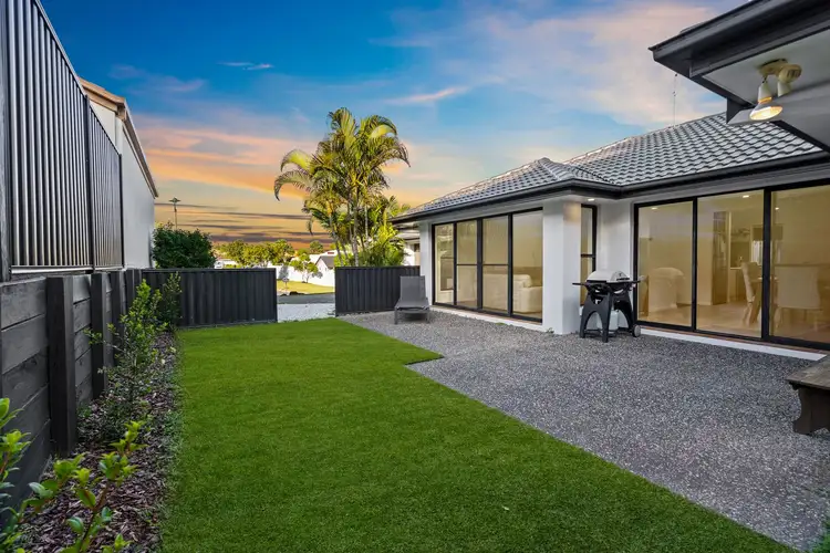 8 Elfin Street, Robina QLD 4226