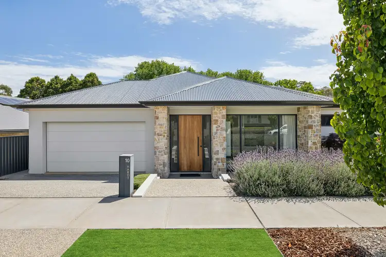 10 Hardy Avenue