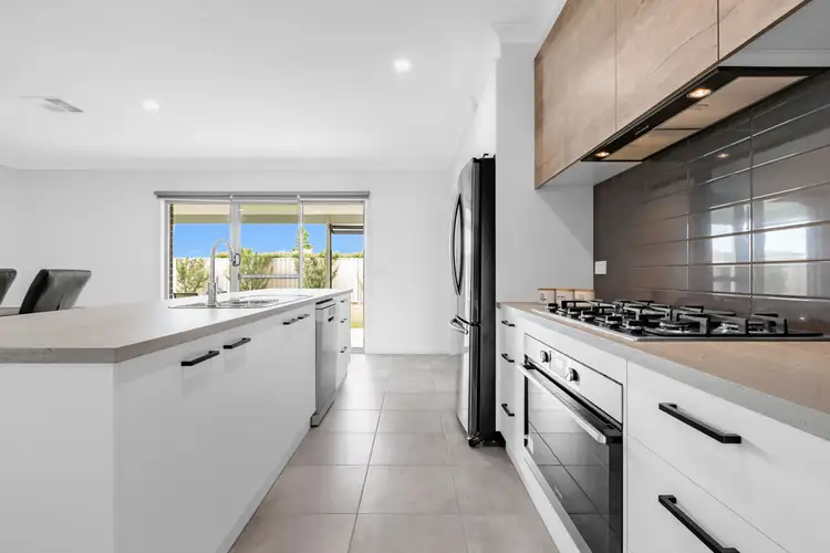 Fifth view of Homely house listing, 9 Sutterby Place, Red Cliffs VIC 3496