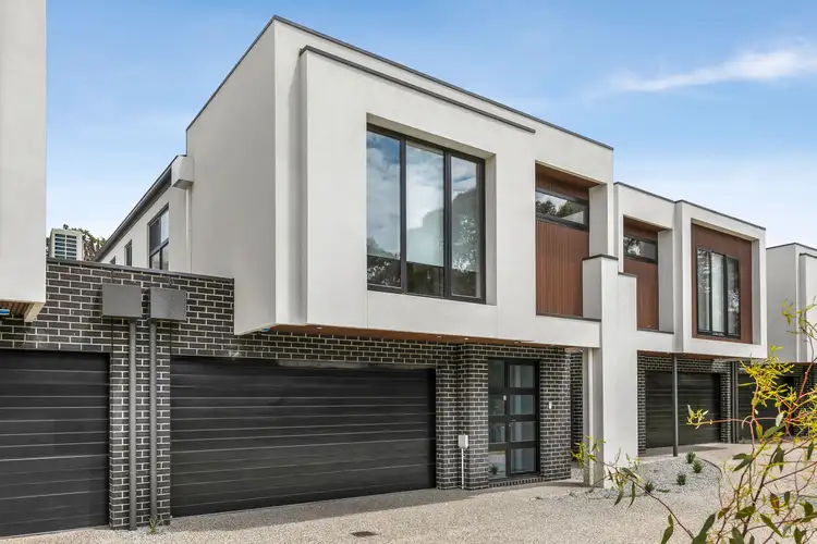 3/4 Formosa Mews, Greenvale VIC 3059