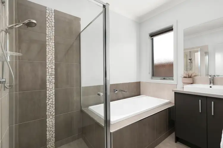 Fifth view of Homely house listing, 2 Sundew Place, Greenvale VIC 3059