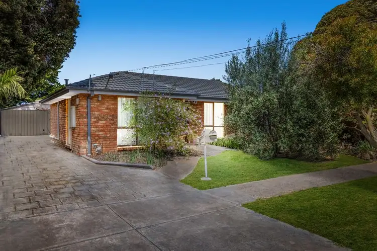 Second view of Homely house listing, 32 Iluka Drive, Werribee VIC 3030