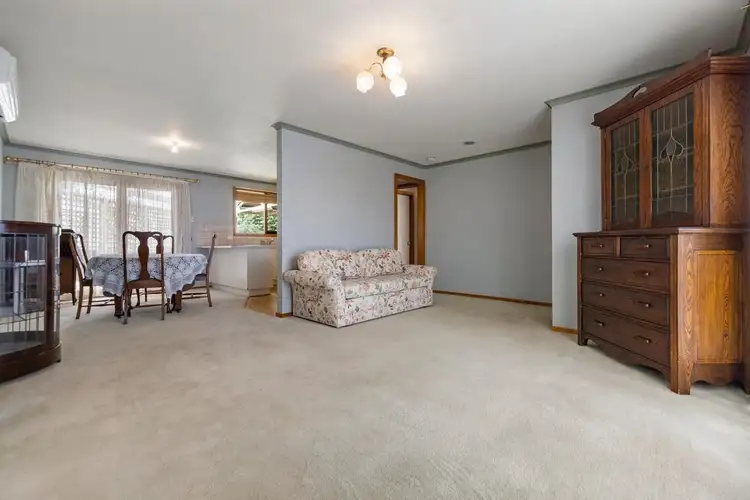 Fifth view of Homely house listing, 32 Iluka Drive, Werribee VIC 3030