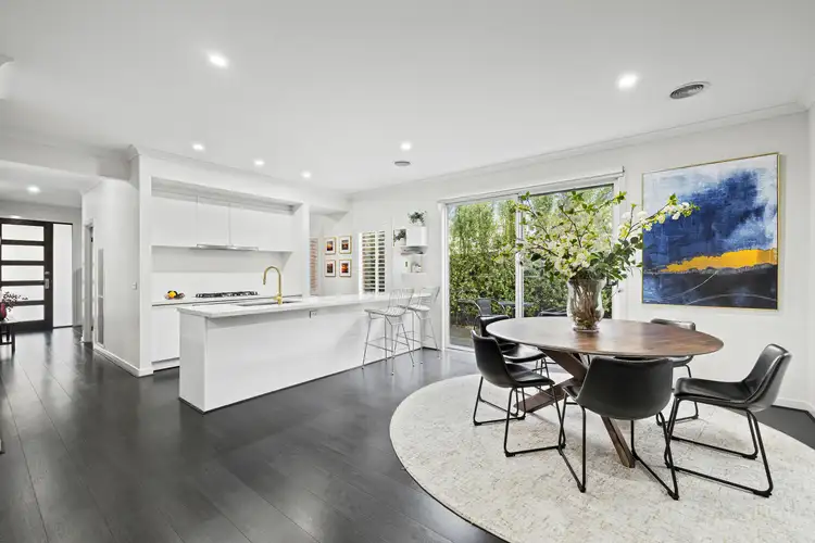 16 McGeown Circuit, Cranbourne VIC 3977
