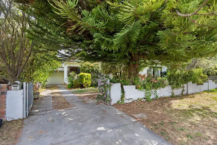 15 Stewart Street, Newington VIC 3350