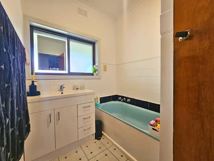 Fifth view of Homely house listing, 9 Ethel Avenue, Lalor VIC 3075