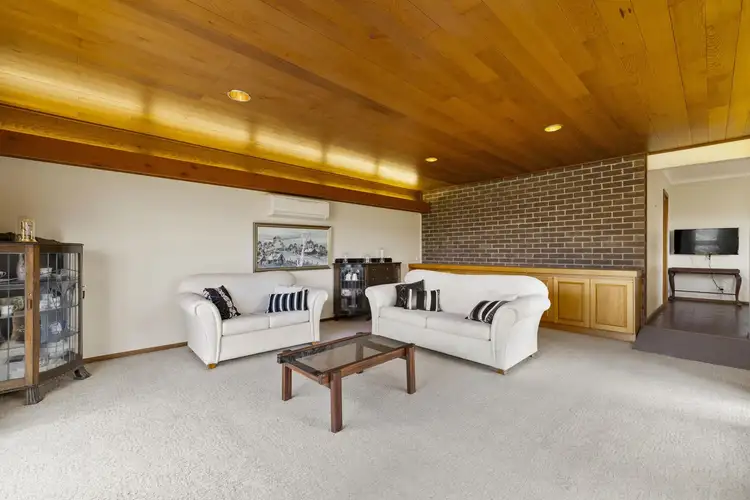 Third view of Homely house listing, 1 Oakdene Court, Mount Waverley VIC 3149