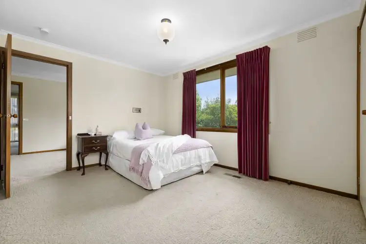 Fifth view of Homely house listing, 1 Oakdene Court, Mount Waverley VIC 3149