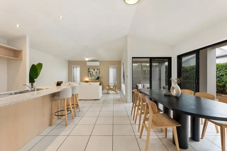 35 Nova Place