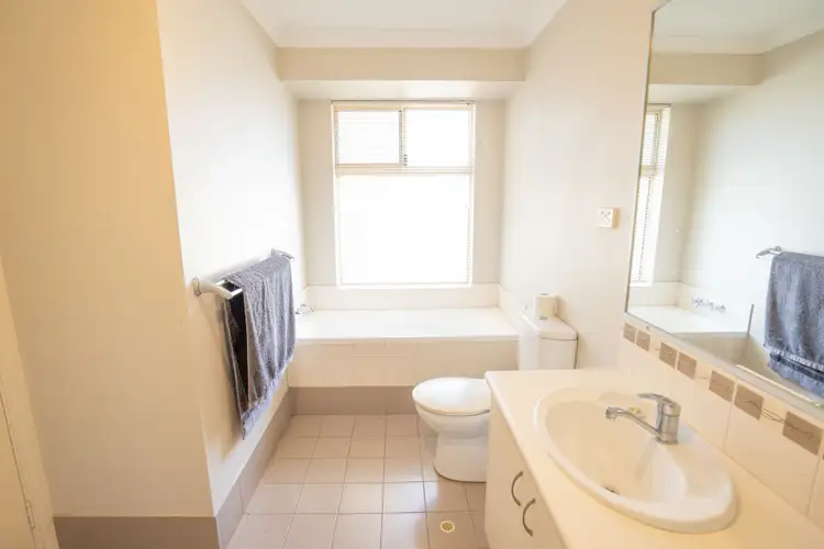 Sixth view of Homely house listing, 2/48 Katoomba Street, Orana WA 6330