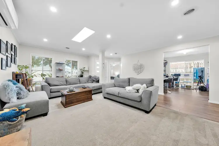 Second view of Homely house listing, 5 Delatite Way, Skye VIC 3977