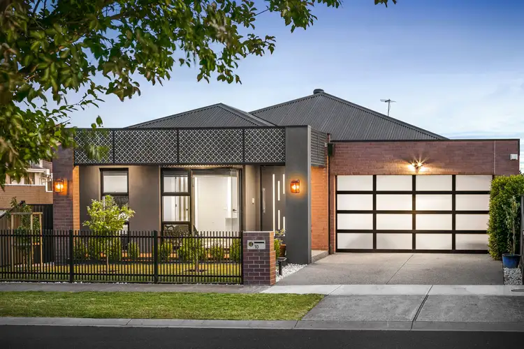 10 Battista Grove, Greenvale VIC 3059