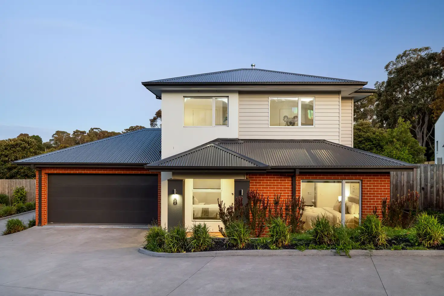 Main view of Homely townhouse listing, 8/5 Crathie Court, Frankston VIC 3199