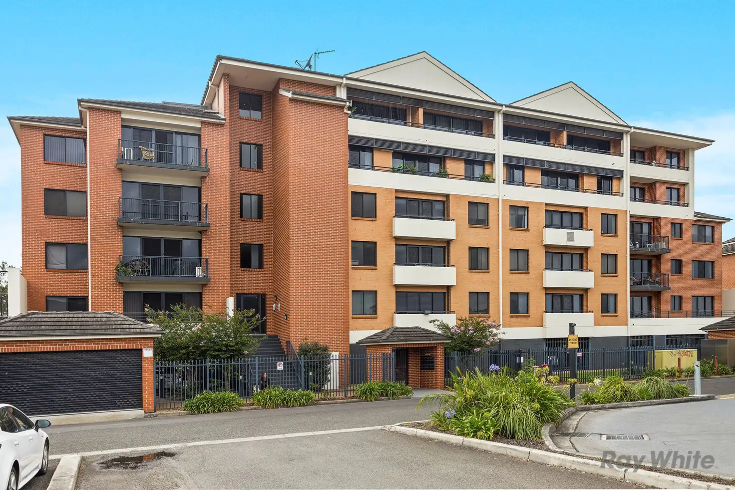 Main view of Homely unit listing, 100/214-220 Princes Highway, Fairy Meadow NSW 2519