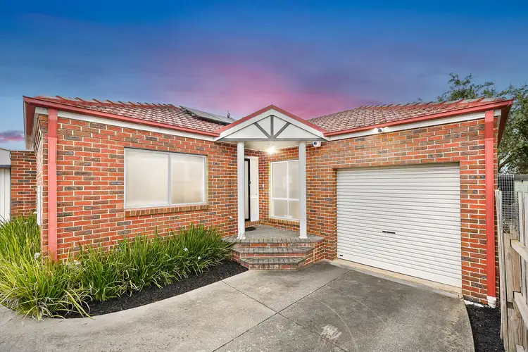 Main view of Homely unit listing, 2/19 Calista Avenue, Oakleigh East VIC 3166