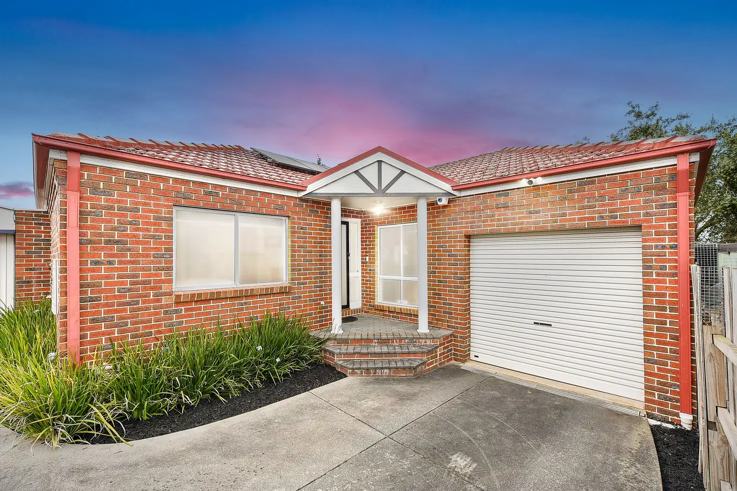 Main view of Homely unit listing, 2/19 Calista Avenue, Oakleigh East VIC 3166