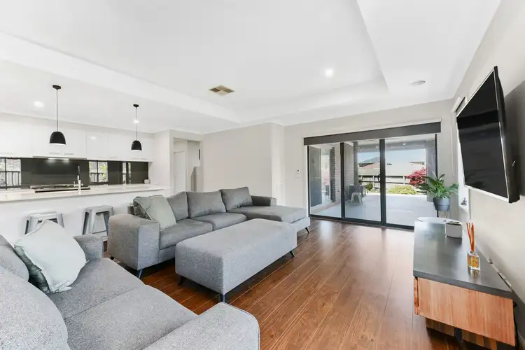 Fifth view of Homely house listing, 21 Featherbrook Circuit, Cranbourne North VIC 3977