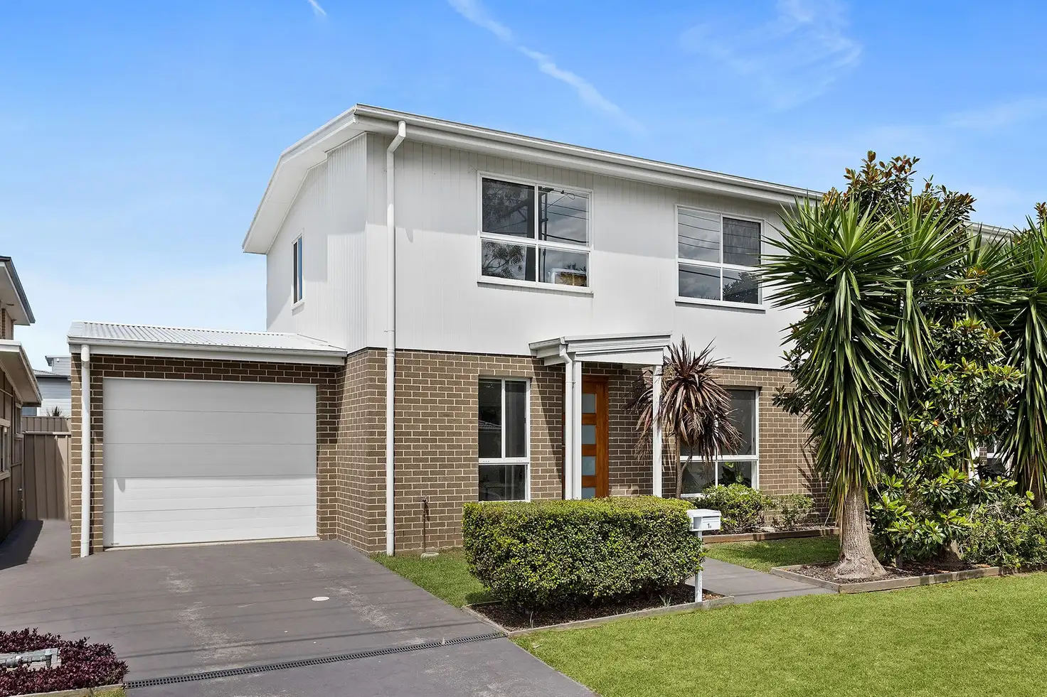 Main view of Homely townhouse listing, 1B King Street, Lake Illawarra NSW 2528