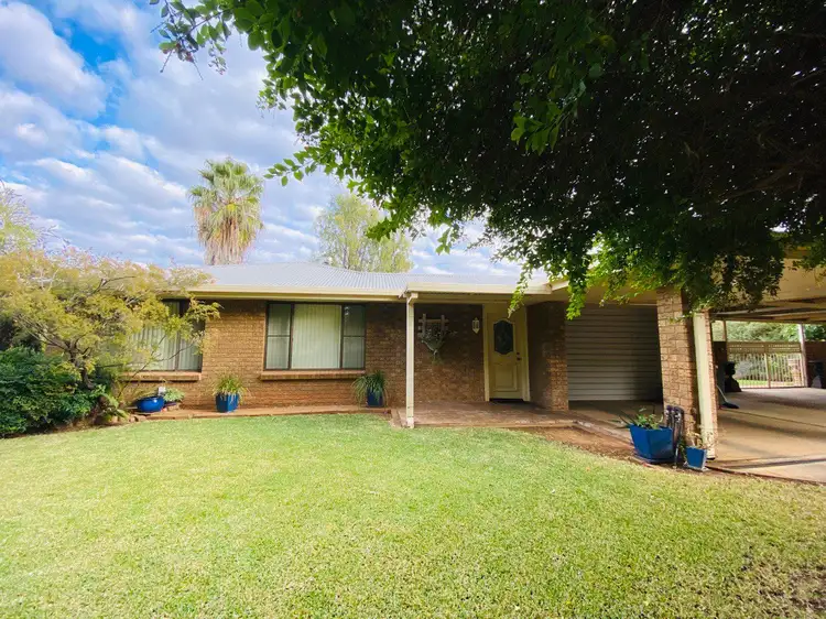 6 Craft Crescent, Condobolin NSW 2877
