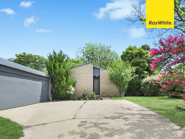5 Traill Place