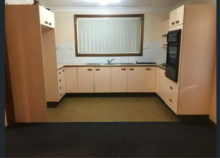 Fifth view of Homely house listing, 2/10 Clydesdale Drive, Blairmount NSW 2559