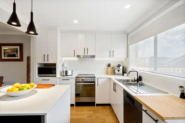 Main view of Homely townhouse listing, 2/10 Wallaroo Drive, Blackbutt NSW 2529