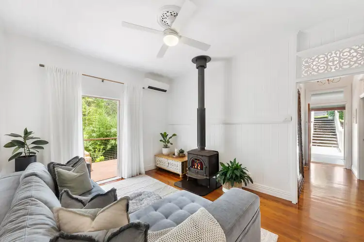 41 Kinabalu Drive, Tamborine Mountain QLD 4272
