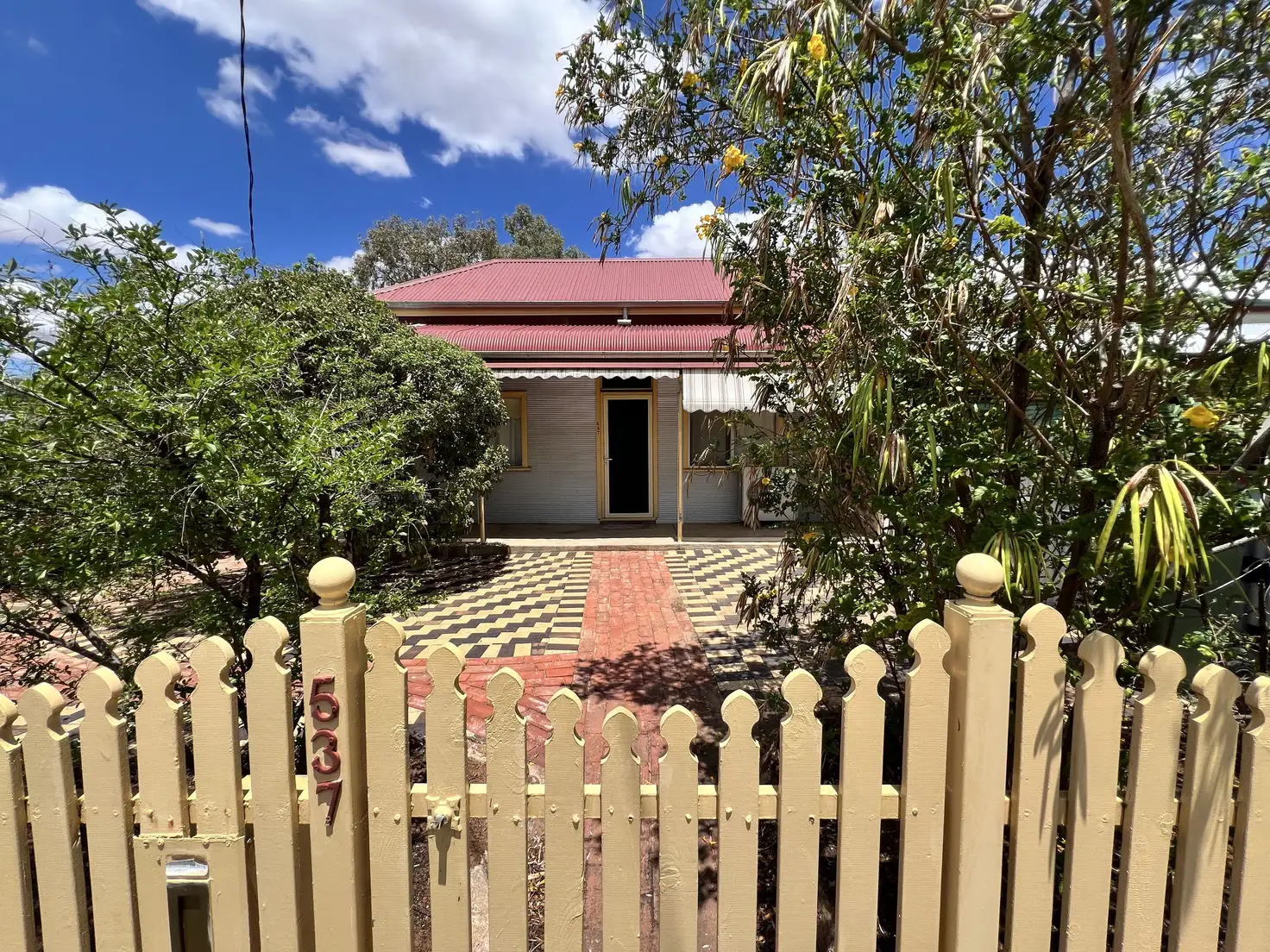Main view of Homely house listing, 537 Chapple Street, Broken Hill NSW 2880