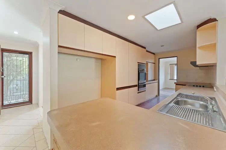 Sixth view of Homely house listing, 2 Raeside Crescent, Cooloongup WA 6168