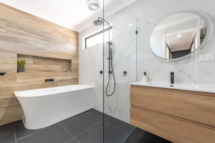 11 Oakdale Close, Safety Bay WA 6169