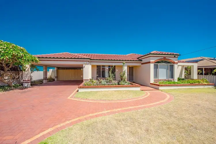 9 Batavia Place, Mahomets Flats WA 6530